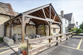 Thames Head Inn