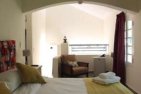 Chiara Lodge