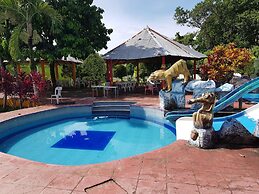 Yolonam Inn
