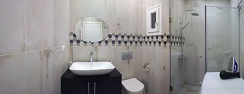 Alpinia Deluxe Apt Must