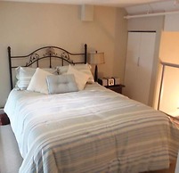 Central Victoria B Apartment