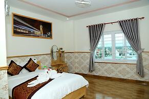AEC Hotel Ban Me