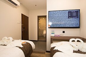 Spring Season Hotel