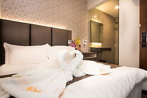 Spring Season Hotel