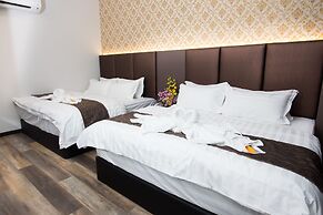 Spring Season Hotel