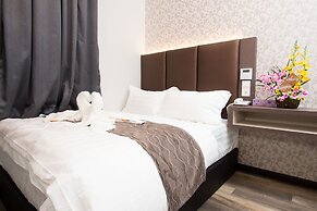 Spring Season Hotel