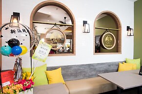 Spring Season Hotel