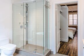 1861 Grand Loft in Old Port by Nuage