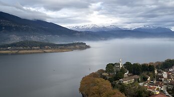 The Lake Hotel
