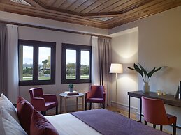 The Lake Hotel