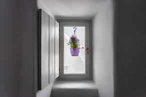 aniko suites Chora