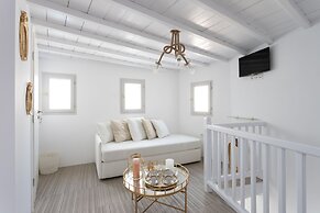 aniko suites Chora