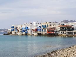 aniko suites Chora