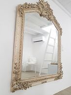 aniko suites Chora