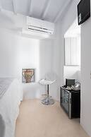 aniko suites Chora