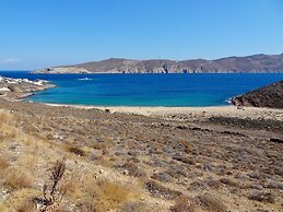 aniko suites Chora