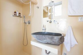 aniko suites Chora