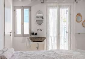 aniko suites Chora