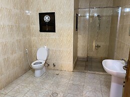 Sara Crown Hotel
