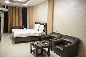 Sara Crown Hotel