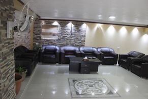 Sara Crown Hotel