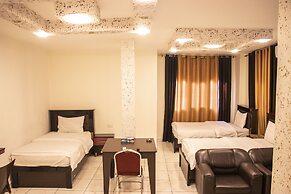 Sara Crown Hotel