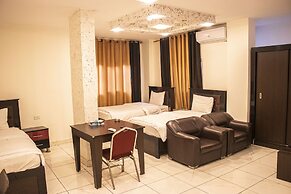 Sara Crown Hotel