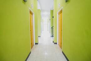 RedDoorz near Politeknik Manado