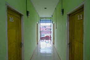 RedDoorz near Politeknik Manado