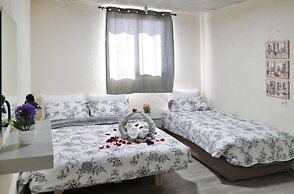 Neve Midbar Motel