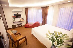 Dinh Hotel