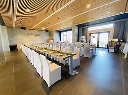 SkyeBay Club