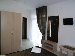 Ellas Hotel