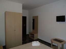 Ellas Hotel