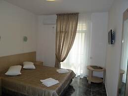 Ellas Hotel