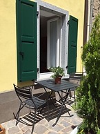 Casa Rosella