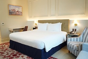 The Monarch Hotel