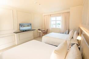 The Monarch Hotel