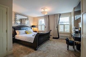 Immaculate Designer Home in Wandsworth