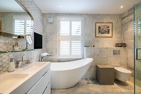 Immaculate Designer Home in Wandsworth