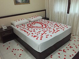 Sunrise Hotel Çameria