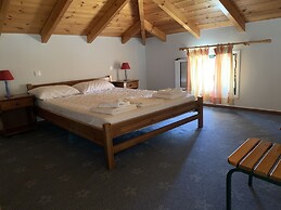 Foufas Houses