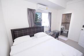 Nina Guesthouse