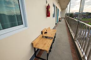 Bees Smile Hotel
