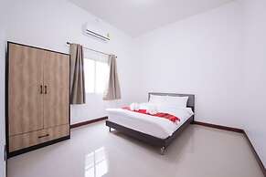 Bees Smile Hotel