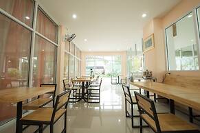 Bees Smile Hotel