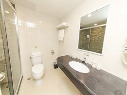 J Tour Inn