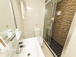 J Tour Inn