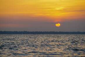 Lagoon Bay Negombo