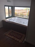 Shlomo Cabins Boutique